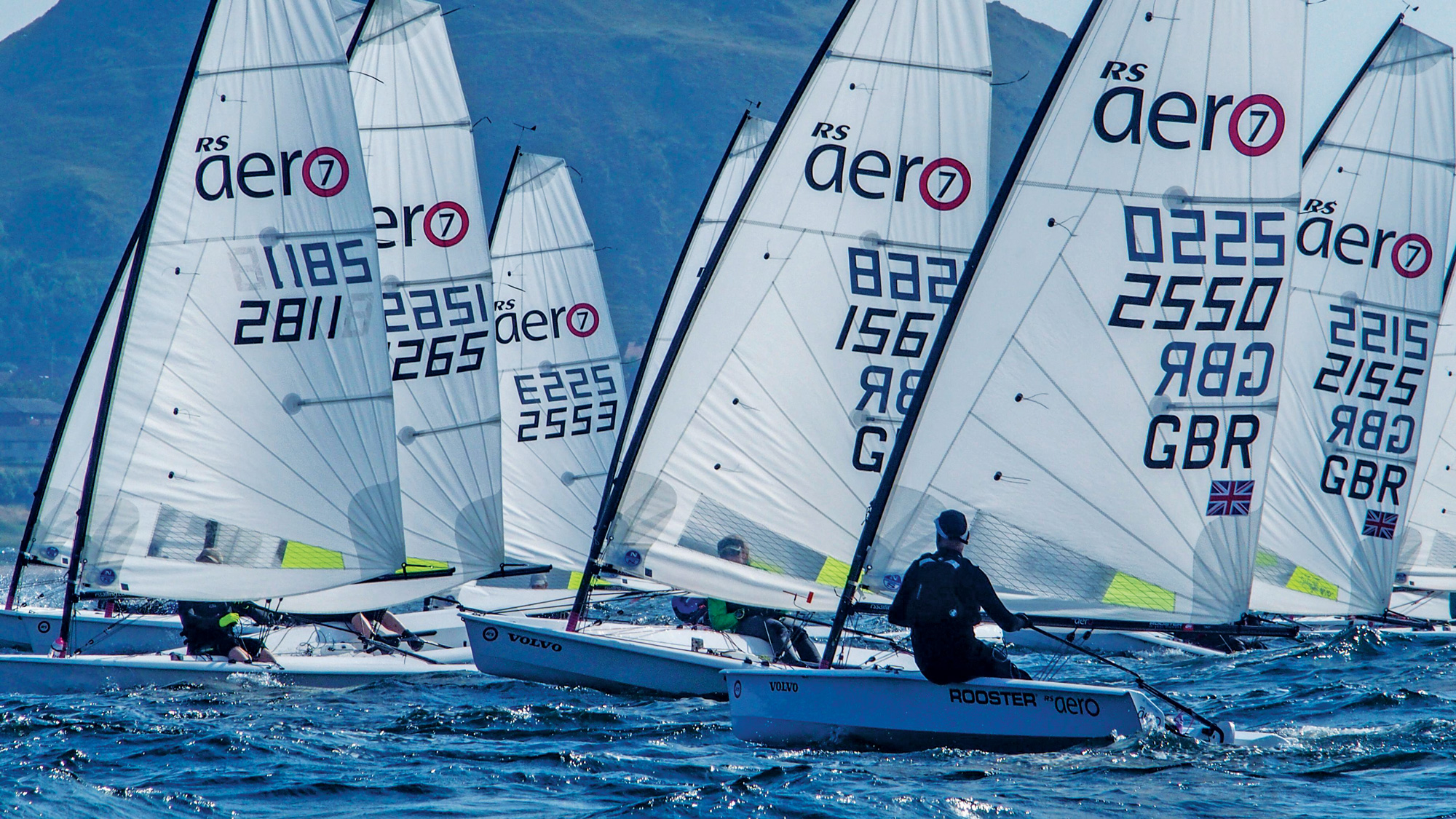 How can yachts avoid a fleet of dinghies?